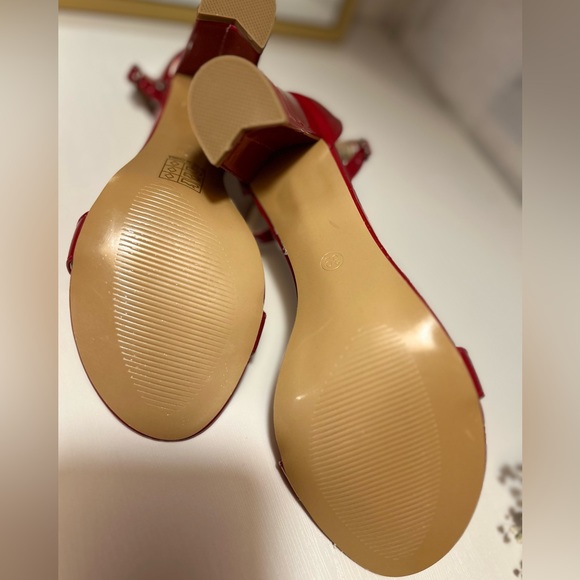 Open Toe Crisscross Straps High Heel - Picture 7 of 8